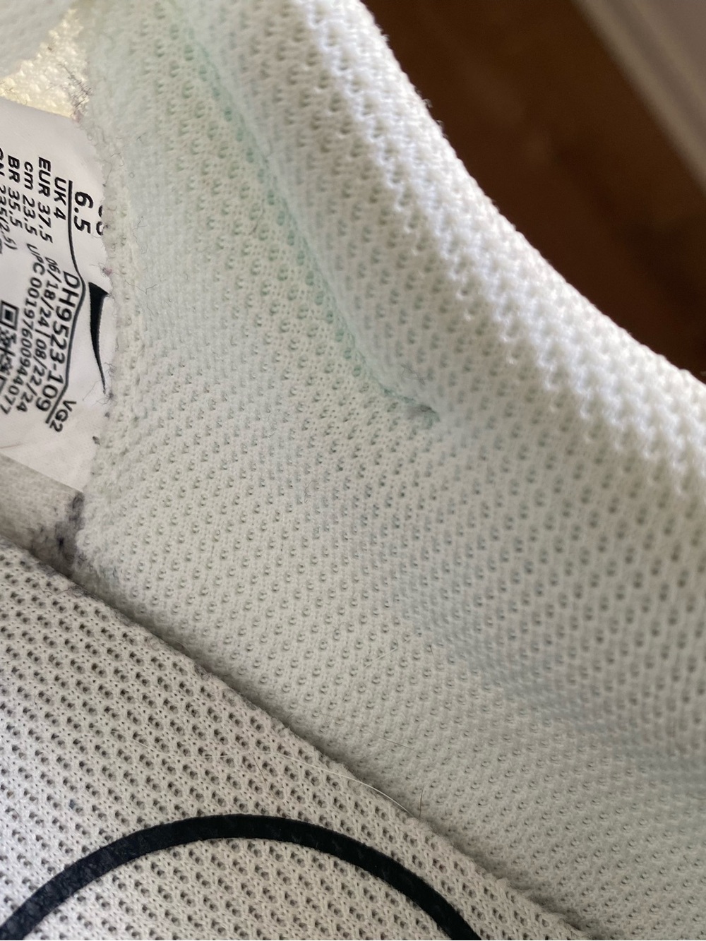 Nike White Black Swoosh Retro Trainer with Gum Sole - Picture 5 of 5